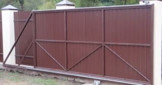 Купить откатные ворота из профнастила Котельники, цена от 1777 руб.